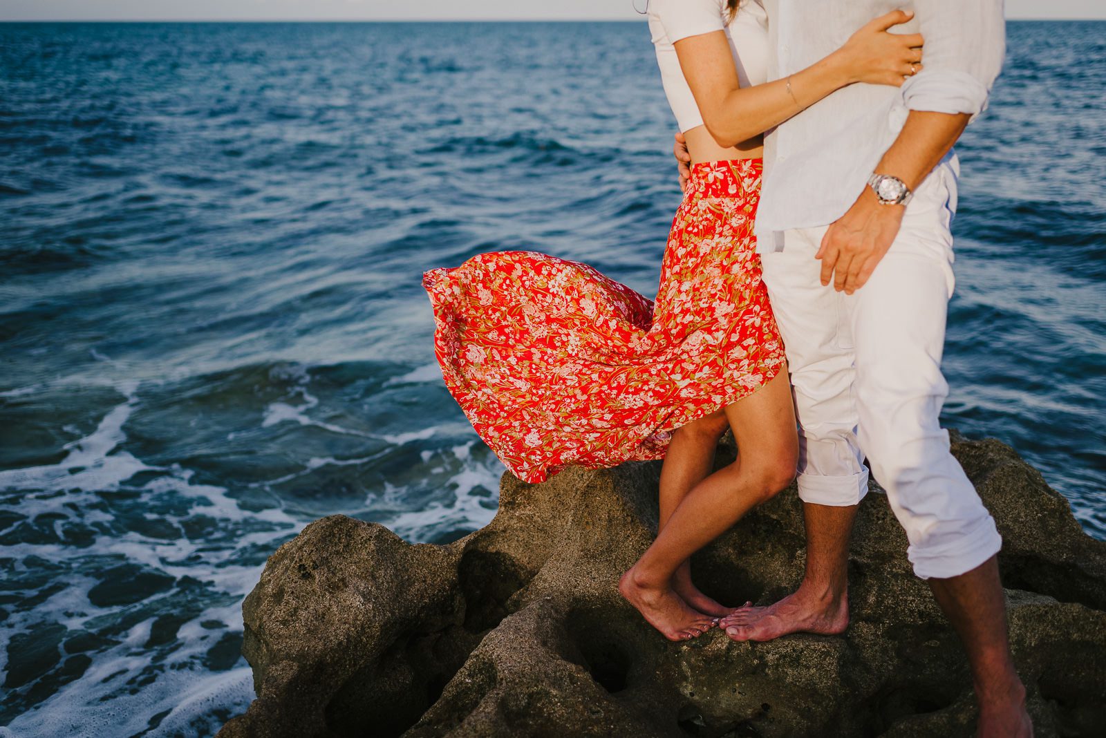 coral-cove-blowing-rocks-engagement-photography-12