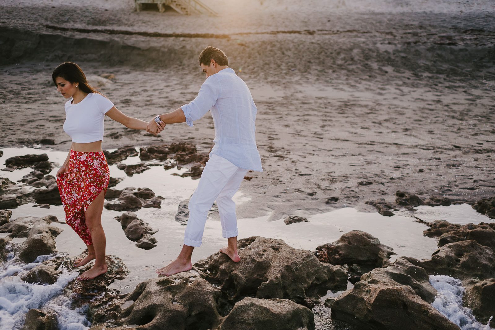 coral-cove-blowing-rocks-engagement-photography-19