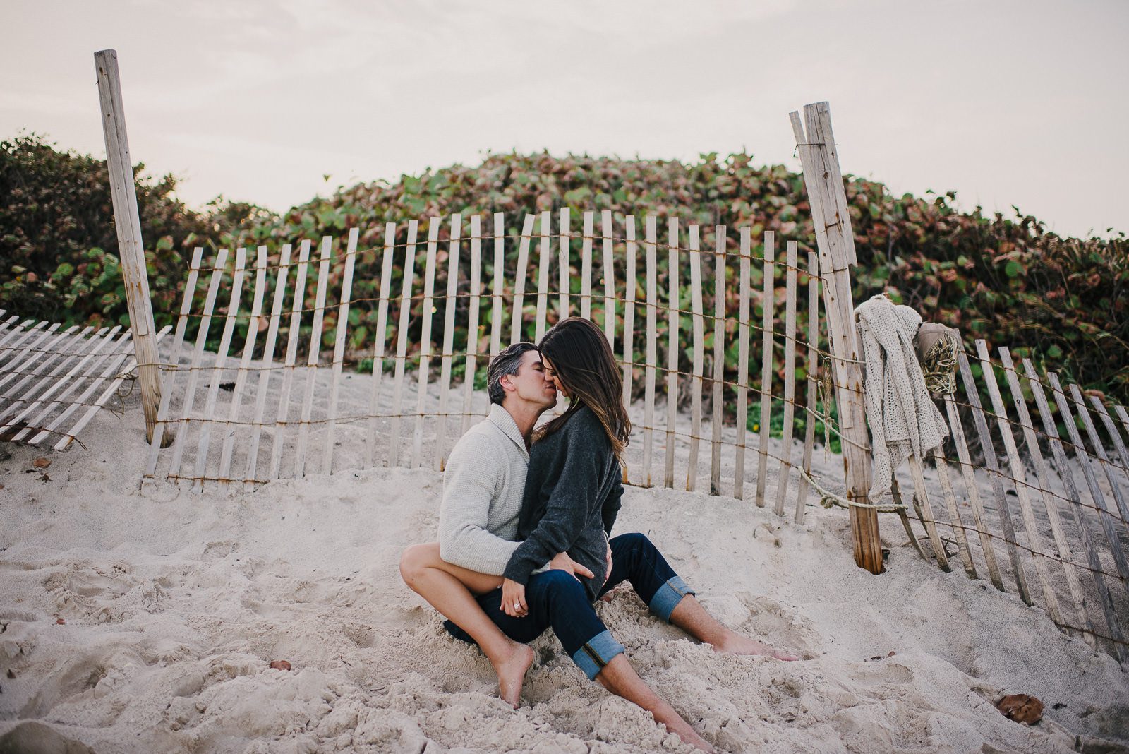 coral-cove-blowing-rocks-engagement-photography-36