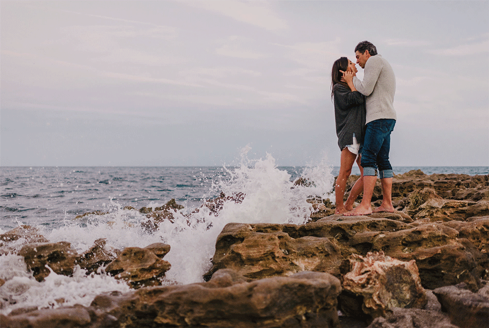 coral-cove-blowing-rocks-engagement-photography-49-2